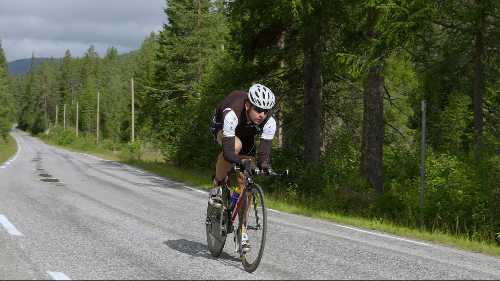 星空体育官网-“2025世界运动会：短柄墙球赛场，选手们的战术大餐引发热议”